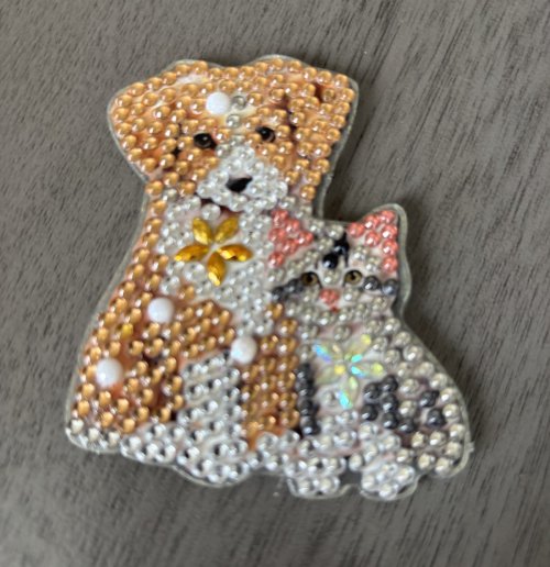 Diamond Art Magnet: Tan Dog & Gray Cat